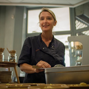 stephanie, un fleuriste à Saintes