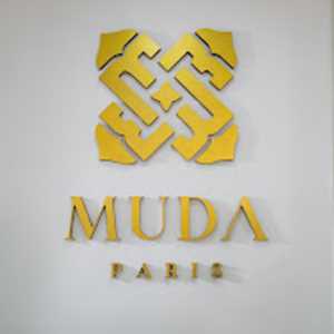 Maëva, un loueur de costume à Antony