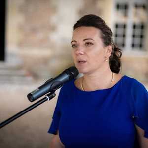 Jeanne, un décorateur spécialisé en mariage à Aix-les-Bains