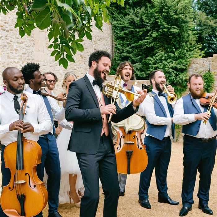 Artistes Essentiels pour un Mariage Réussi